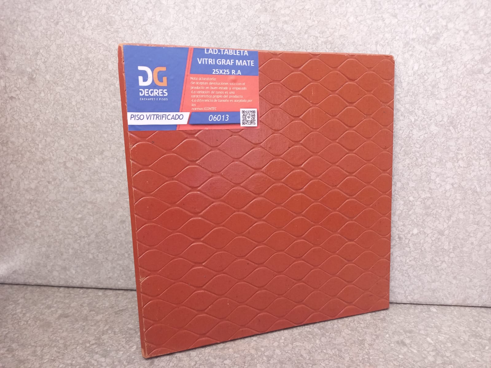 Tableta Vitrificada Grafilado Mate 25X25